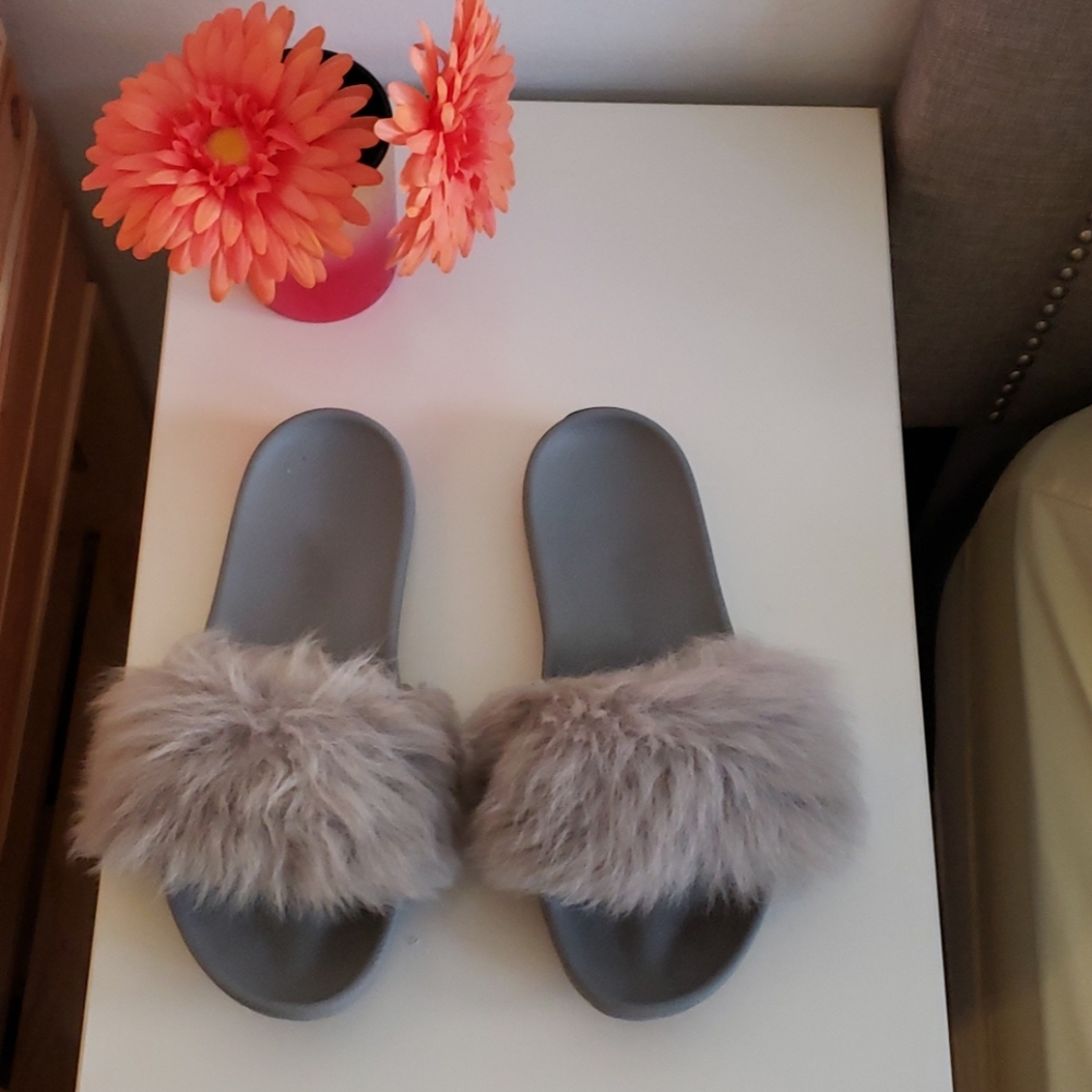 Ugg slides